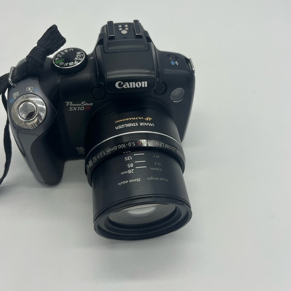 Canon Powershot SX10IS 10MP Digital Camera with 20x Optical Stabilized Zoom - Picture 2 of 10